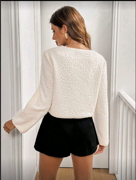 Blusa Elegante con Lazo Negros